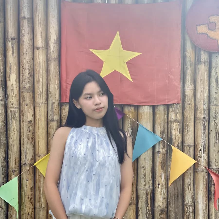 Khuất Hạnh Nguyên